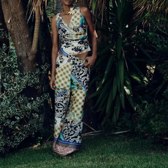 blouses - Picture 7 of 8